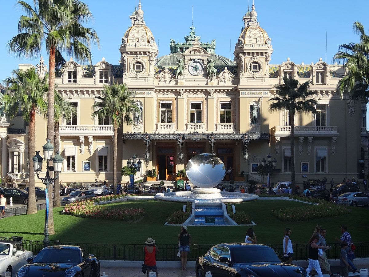 El Casino de MÃ³naco, el sÃ­mbolo del glamour en el pequeÃ±o principado. / Fotos: JosÃ© MarÃ­a Toro.