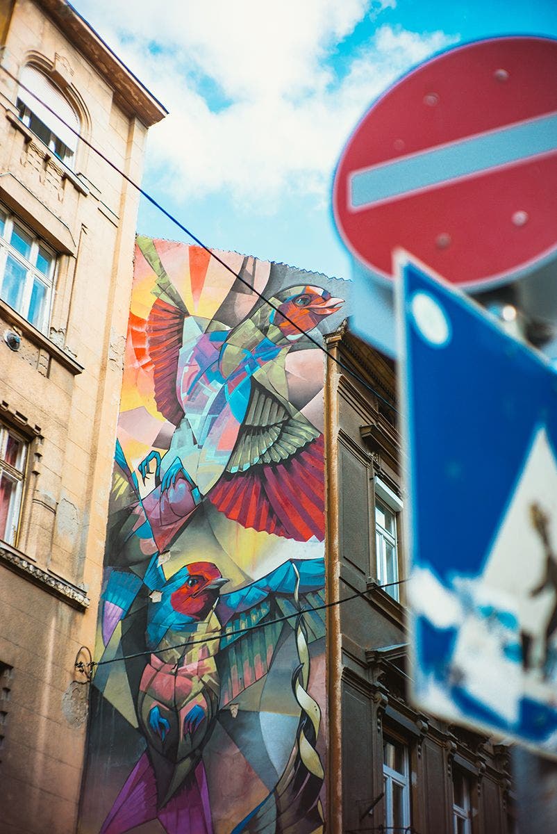 Murales en el barrio judÃ­o. Foto Turismo de HungrÃ­a.