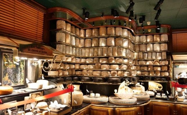 Las 111 variedades de Les Grands Buffets coronan a Narbona como la capital mundial del queso.