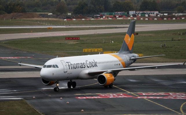 NInguÌn avioÌn de Thomas Cook vuela desde ayer; este es el destino que les espera. Foto: EFE.