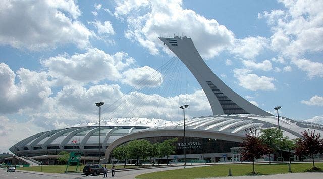 Olympic Tower en Montreal. Foto Wikimedia Commons.