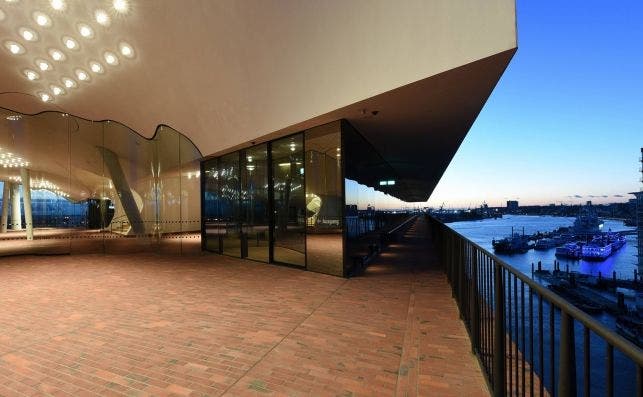 Plaza de Elbphilharmonie. Turismo de Hamburgo.