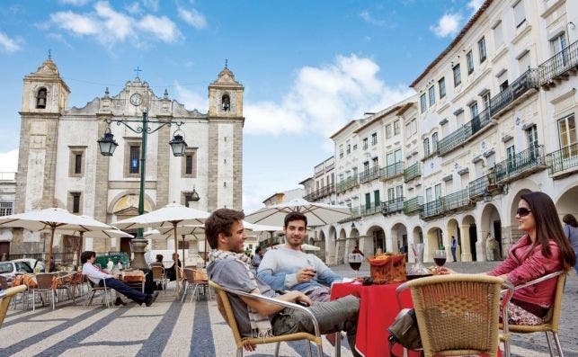 Plaza del Giraldo, Ã‰vora. Foto: Turismo del Alentejo.