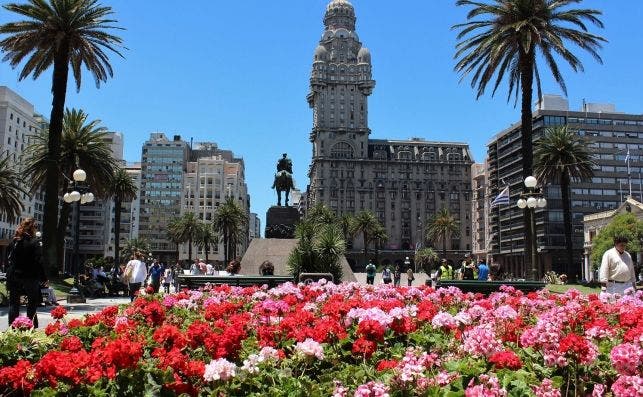 Plaza Independencia, Montevideo.