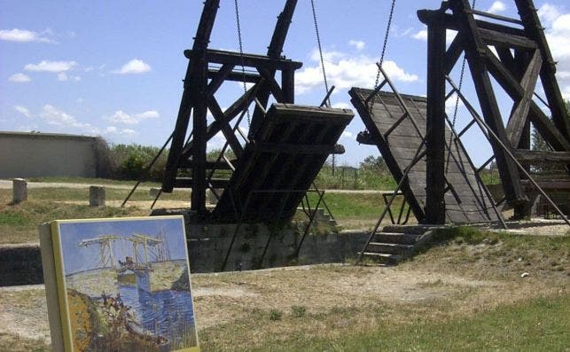 Puente Van Gogh, reconstruido del antiguo puente de Langlois. Foto: Turismo de ArlÃ©s.