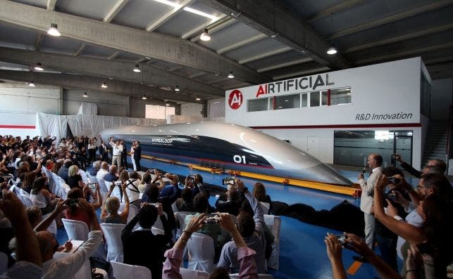 PresentaciÃ³n mundial del Hyperloop de HTT. EFE.