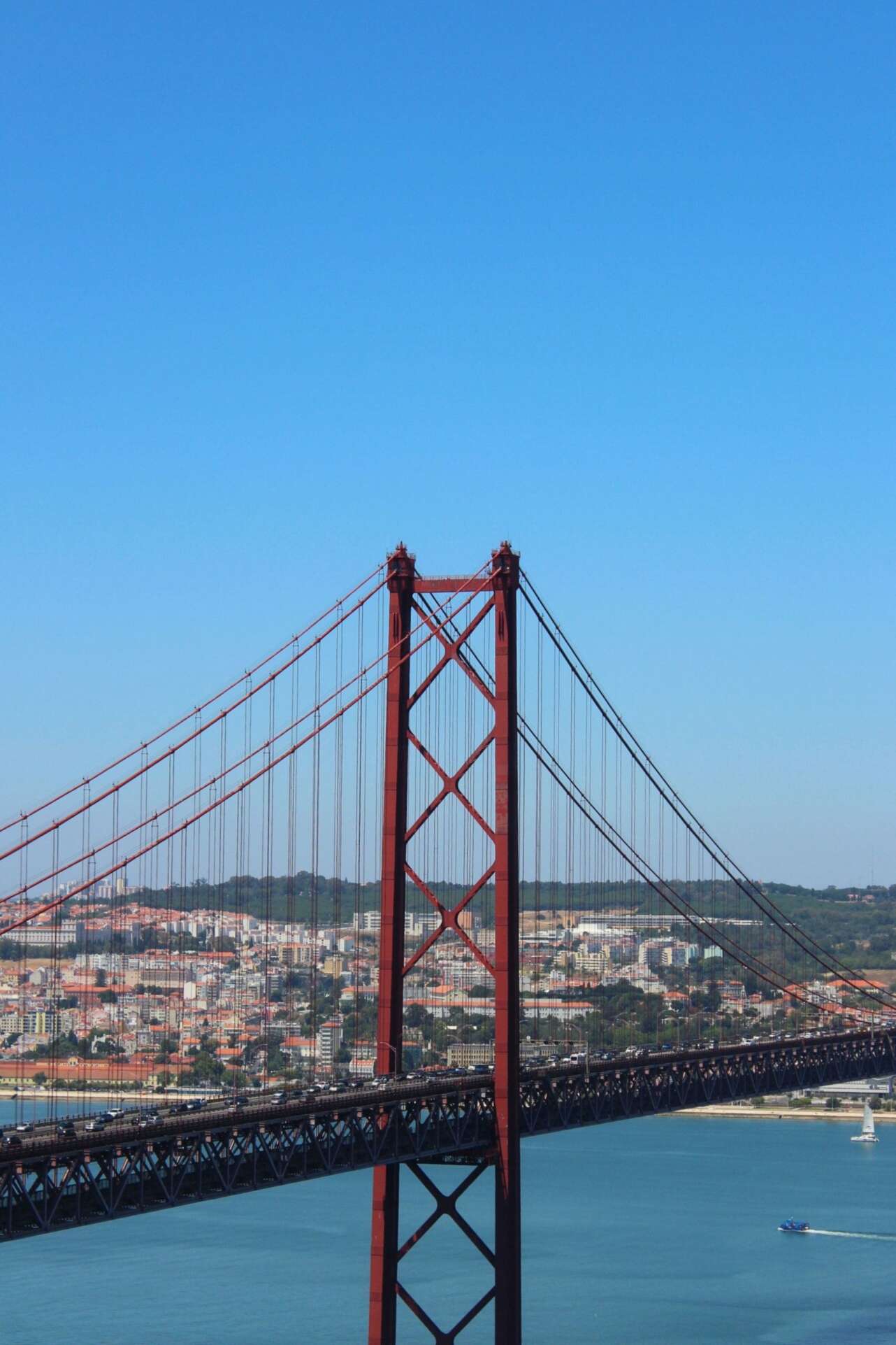 Puente 25 de Abril. Foto Gemmmm Unsplash