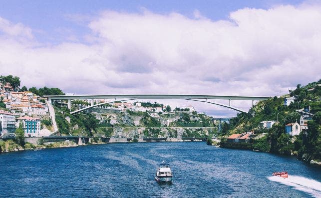 Puente Infante Enrique. Foto Renaat Peeters Unsplash