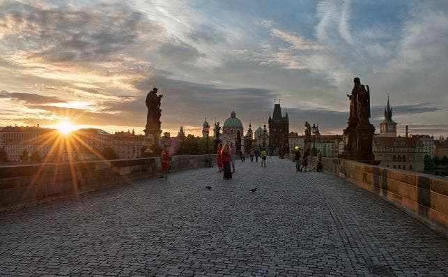 Puente San Carlos. Turismo de Praga.