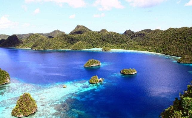 Raja Ampat: al este de Indonesia se despliega un archipiÃ©lago con los mejores arrecifes de coral del mundo.