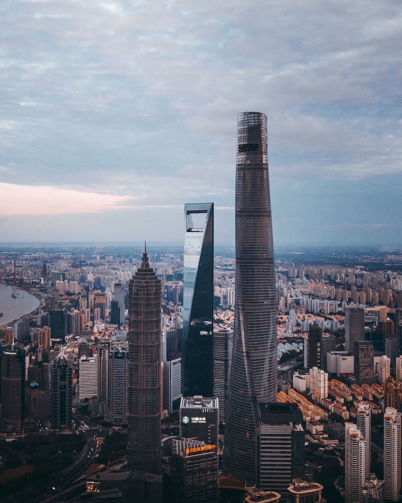 Rascacielos de ShanghaÌi. Foto Unsplash