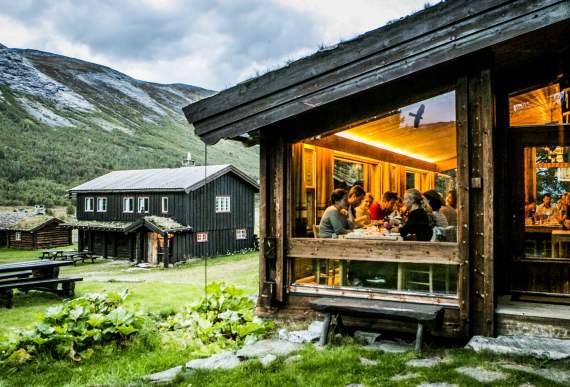 Refugiarse en una cabanÌƒa es muy kos. Foto Visit Norway.