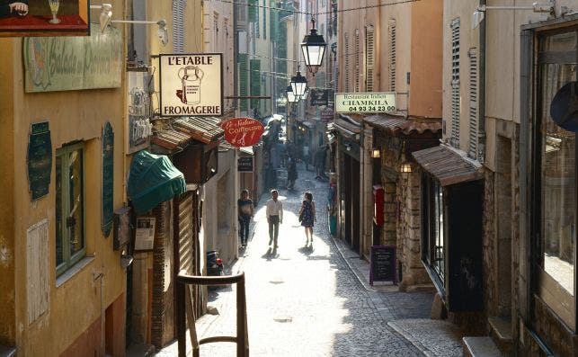 La ciudad vieja de Cannes. Foto: Reuben Mcfeeters-Unsplash