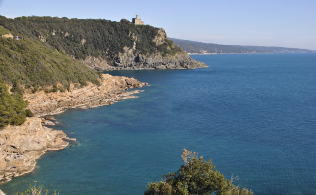 Vista del Castillo de Romito entre los acantilados. Foto: Visit Tuscany