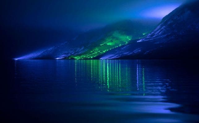 ParecÃ­a como si la aurora boreal se hubiera posado en Irlanda. Foto: Christopher Lund