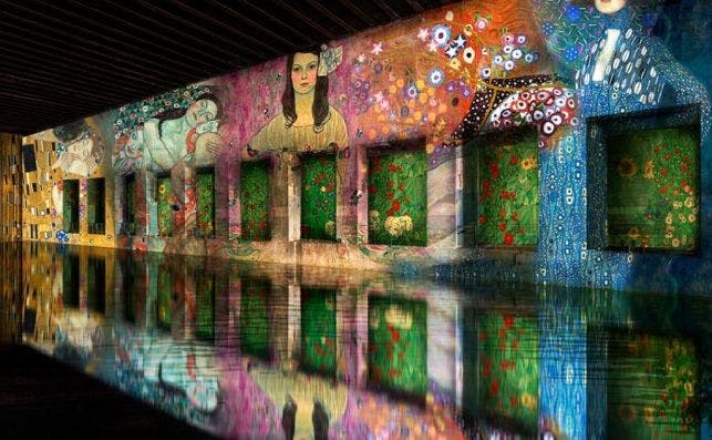 Simulation Klimt 'Le Baiser'. Foto: Culturespaces.