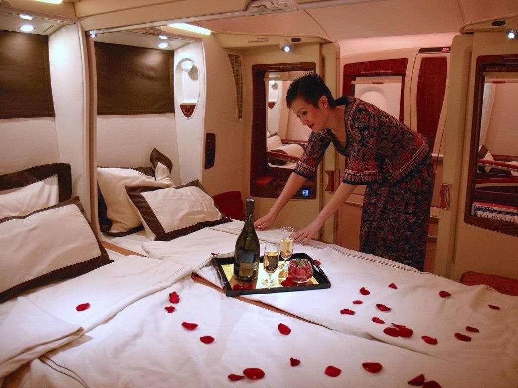 Los asientos de primera clase se pueden convertir en camas dobles. Foto: Singapore Airlines