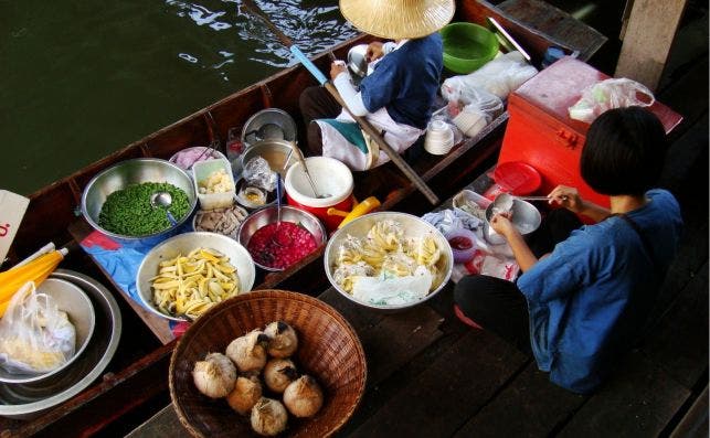 Taling Chan Floating Market in Taling Chan District, Bangkok, Thailand 2