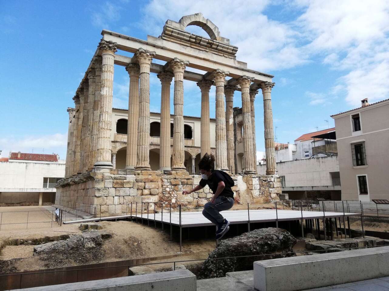 Templo de Diana en MeÌrida. Foto Alberto Santacruz EFE