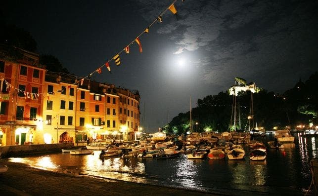 Terrazas de la piazzeta al anochecer. Foto: Manena Munar.