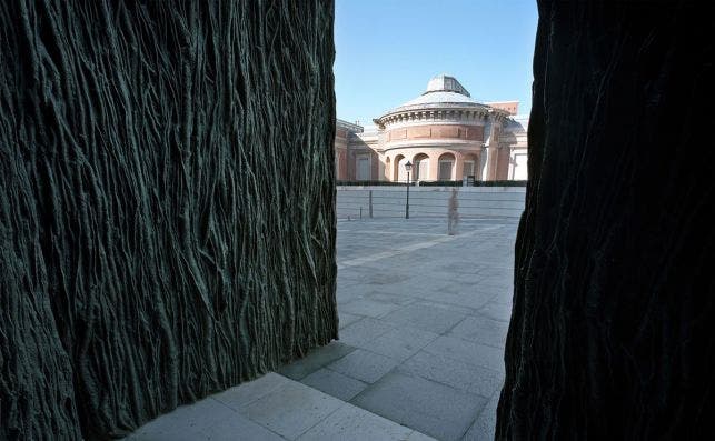 Threshold Entrance, grandes portales de bronce en el Museo del Prado. Foto: Attilio Maranzano
