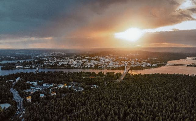 Sol de medianoche en Rovaniemi (Finlandia). Foto: Tommi Selander