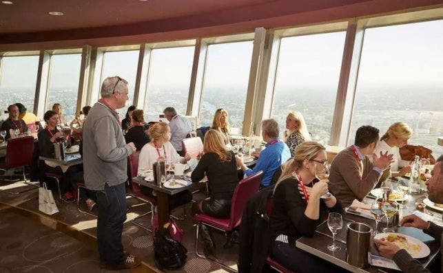 Vistas del restaurante Sphere, en la Torre de TelevisioÌn. Foto: Visit Berlin