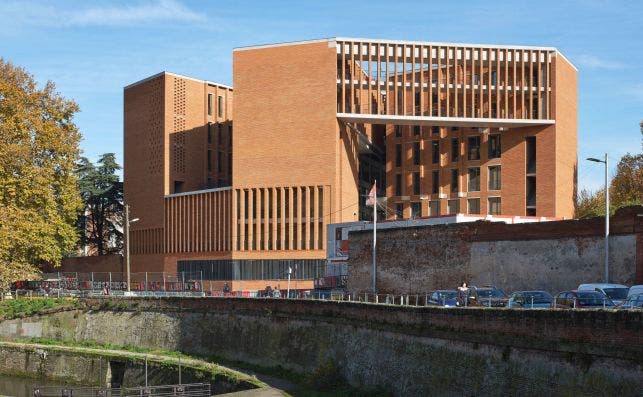 UniversiteÌ Toulouse 1 Capitole, School of Economics, photo courtesy of Dennis Gilbert