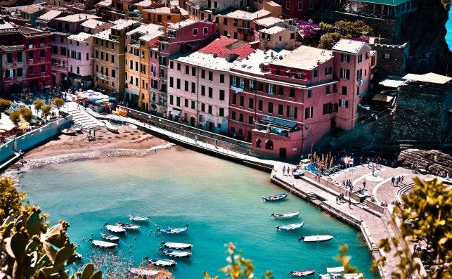 Vernazza, Cinque Terre. Foto Bailey Gullo Unsplash