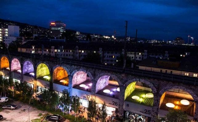 Tiendas de diseÃ±o y restaurantes se aglutinan en torno al viaducto. Foto: Im Viadukt