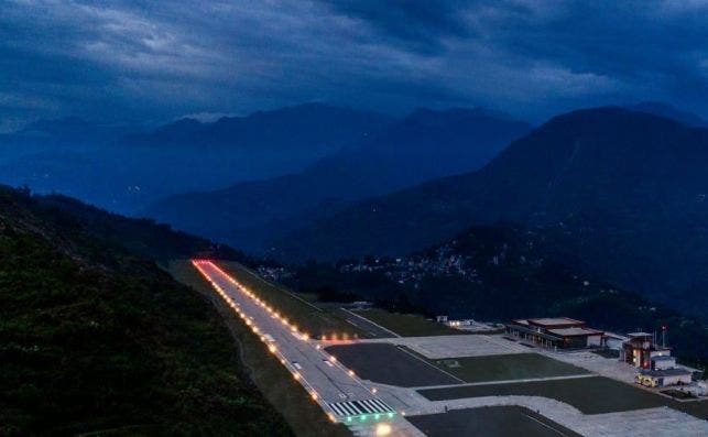 Vista aeropuerto Pakyong, la India.