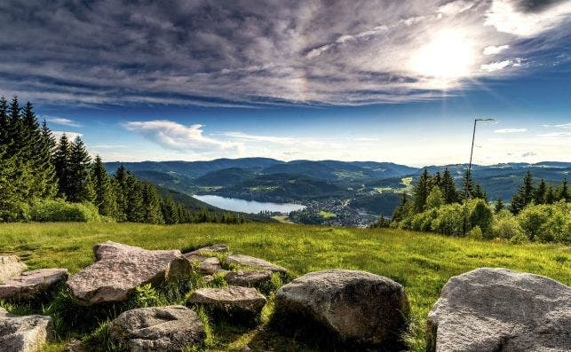 Vista sobre el lago Titisee. Foto Turismo de Alemania.