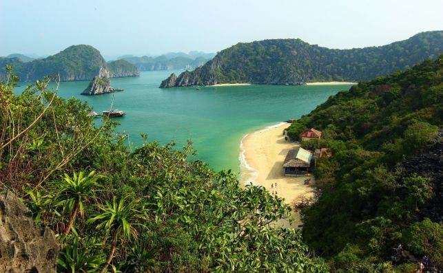 Vistas de Ha Long Bay. Foto Rashel Ochoa Unsplash