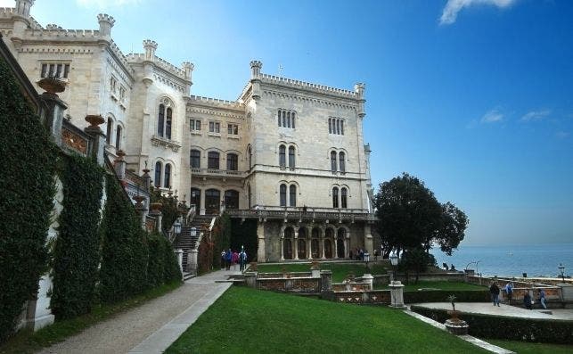 Vistas del Castello de  Miramare y sus jardines. Foto: AÌngel Bonete.