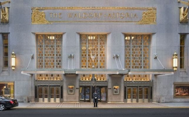 El grupo Anbang habÃ­a pagado mÃ¡s de 1.550 millones de euros por el Waldorf Astoria.