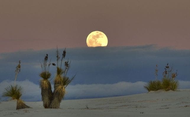 White sands moon & clouds
