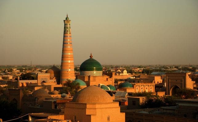 Jiva es el prÃ³ximo destino de los trenes Talgo en UzbekistÃ¡n. Foto: Yang Jing | Unsplash