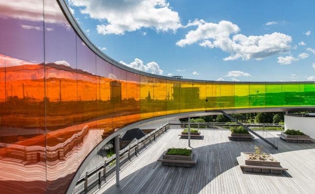 Your rainbow panorama, en el museo ARoS, es uno de los siÌmbolos de Aarhus. Foto Anders T rÃ¦rup VisitAarhus