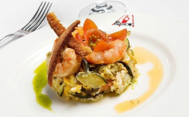 Zarangollo murciano con gambas rojas. Foto: El Caldero.