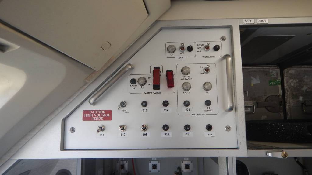 Los controles de la cabina se usan para encender y apagar las luces. Foto: Apple Camping