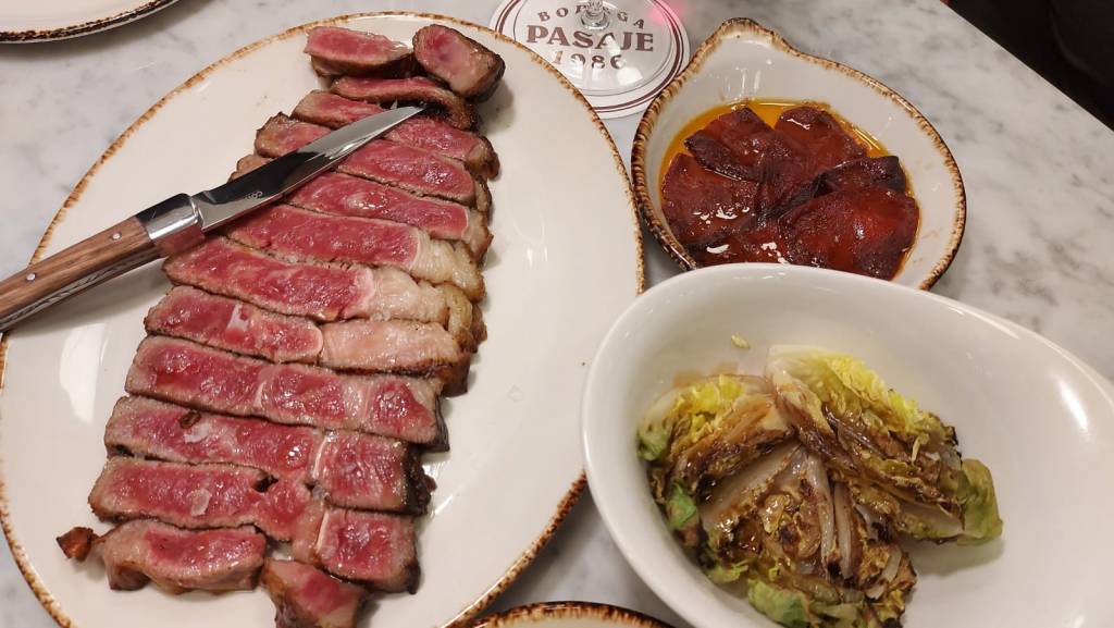 Carne de Waygu con guarniciones. Foto: JP Chuet-Missé