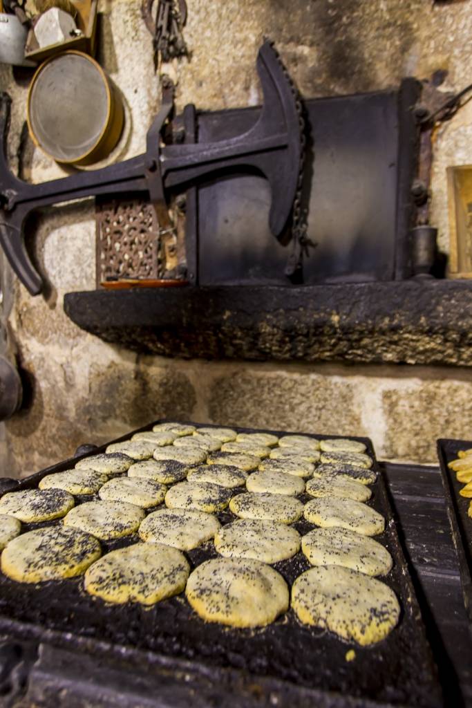 Preparación de los dulces en la tahona. Foto: Red de Juderías de España.