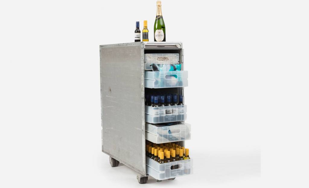 Cada carrito cuenta con una selección de más de 80 bebidas. Foto: Qantas