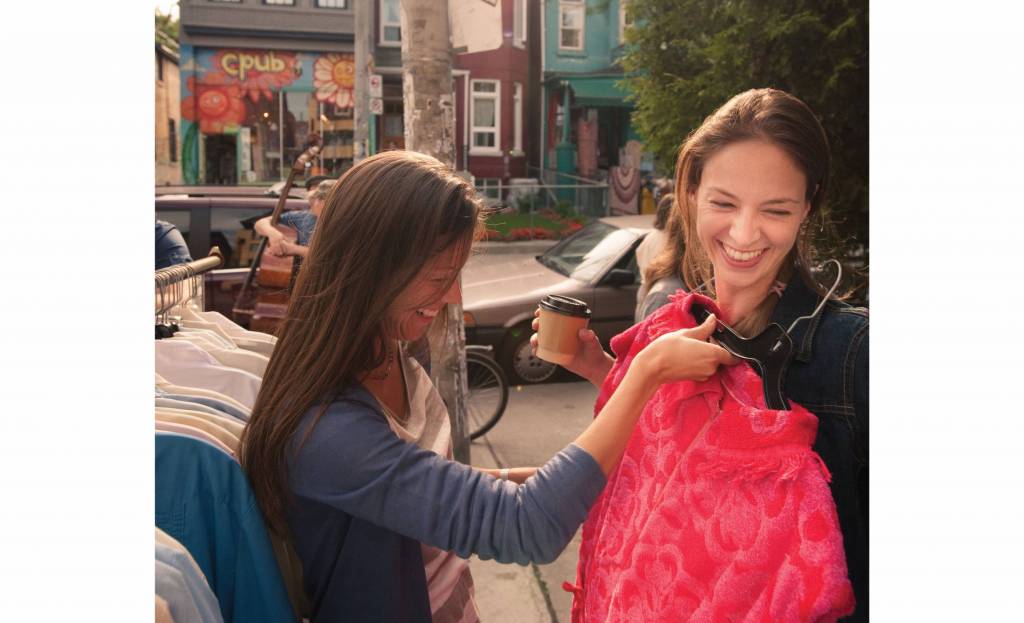 Queen West, donde buscar y encontrar ropa informal. Foto Turismo de Canadá