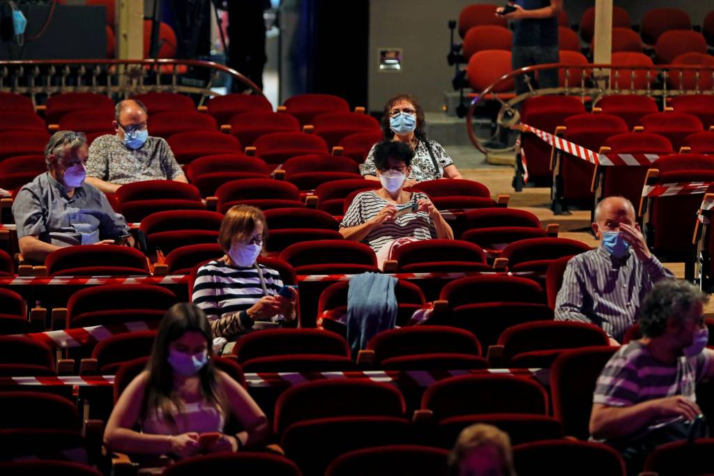 La Generalitat permite incrementar el aforo del 50 al 70% en los teatros. Foto: EFE.