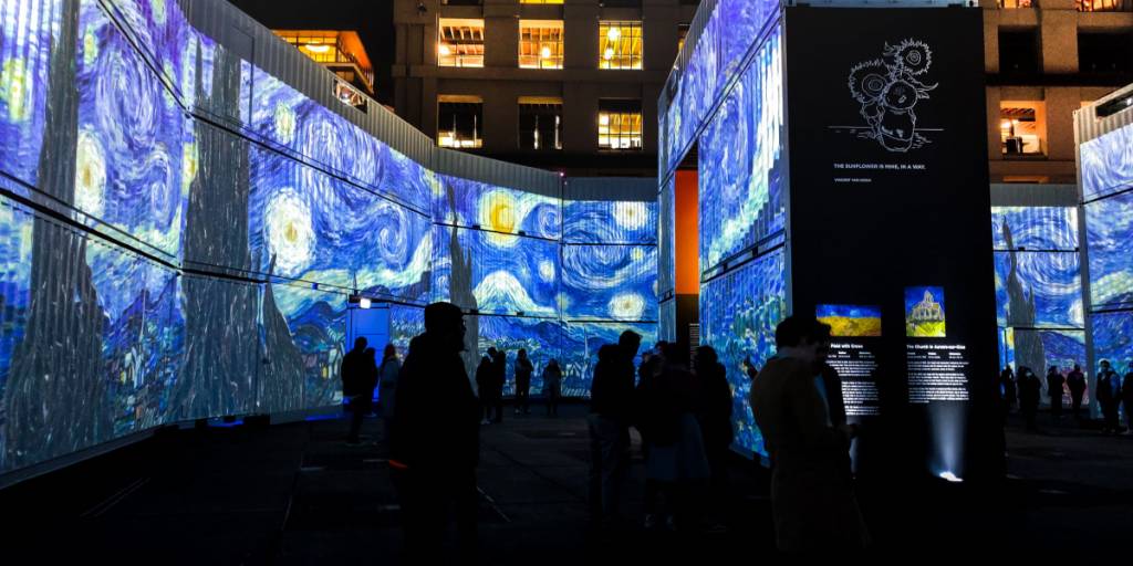 La muestra en containers garantiza la distancia social. Foto: Van Gogh Alive