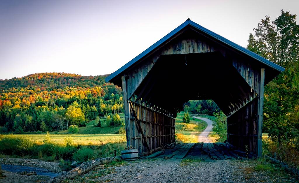 En Vermont hay un centenar de puentes cubiertos. Foto: David Mark - Pixabay