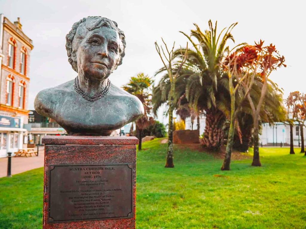 Busto de Agatha Christie en Torquay