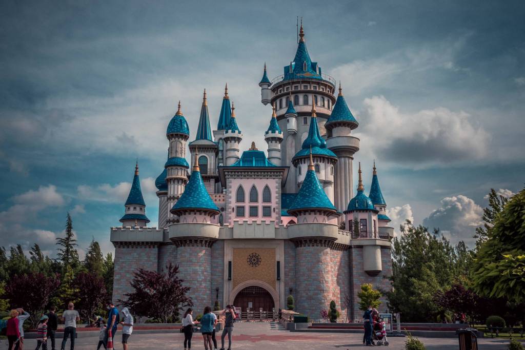 Castillo del parque de Sazova Foto Abdulrahman Karagholi-Unsplash