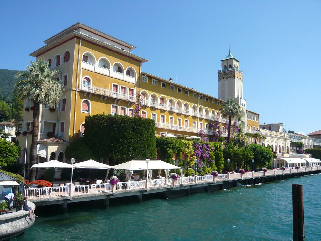 El paseo lacustre de Gardone Riviera Foto Terry Clinton